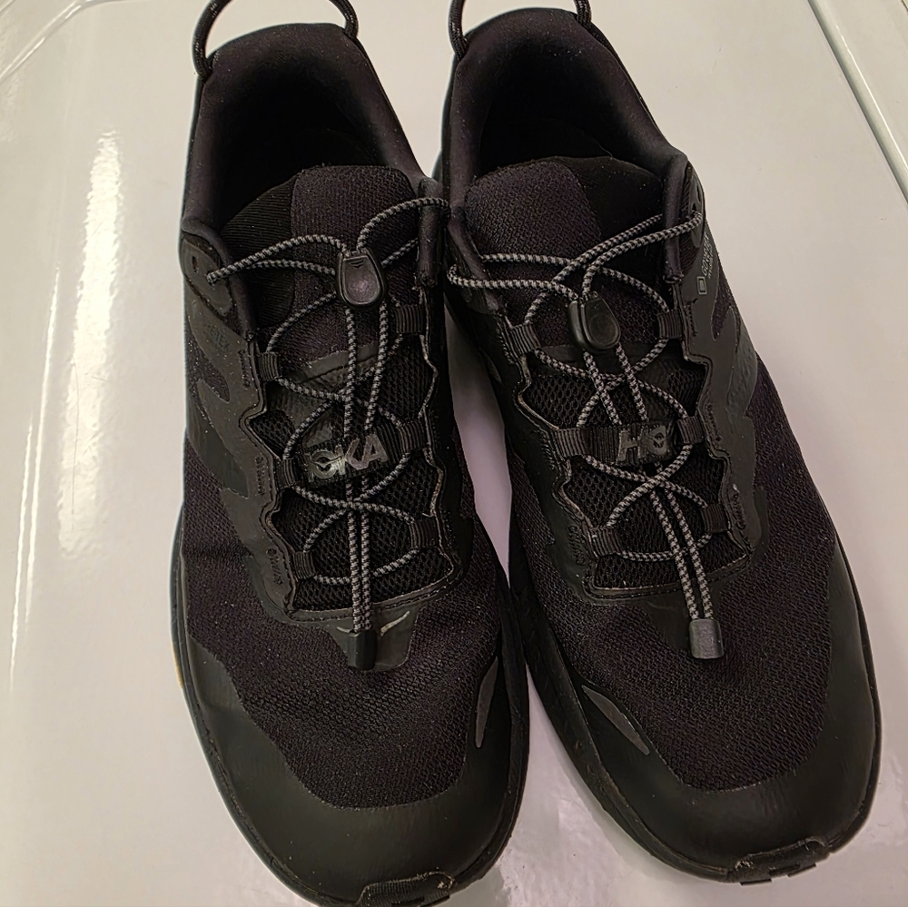 HOKA Men's Black Transport GTX Sz 10.5D Waterproof Athletic Shoes -- Gently Used